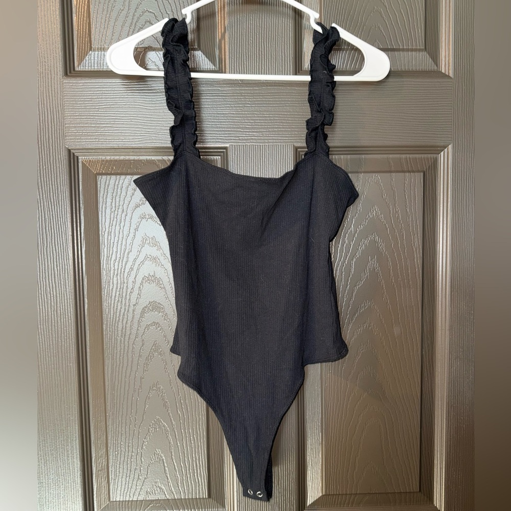 Square neck Ruffle Strap Bodysuit